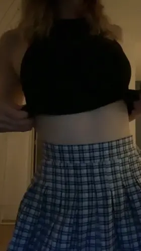 Smash or Pass? 18 into older men:)