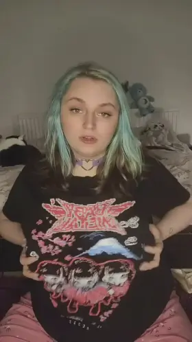 25 Y/O BBW ♡ REGULAR CONTENT, CUSTOMS, COCK RATES AND MORE ♡