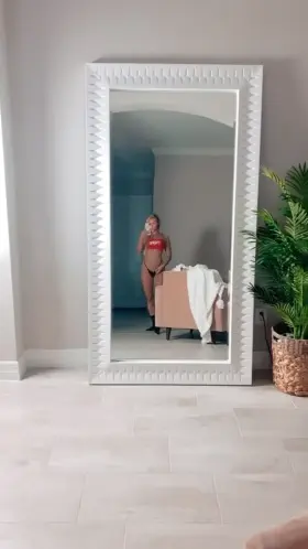 Good Morning Babes! I hope you have a great day <3