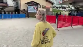 [Russia] Eva Elfie gives head on gondola ride