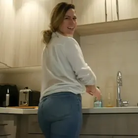 White girl got ass🔥🔥
