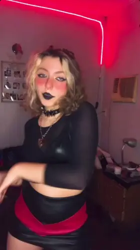 FREE Trial on my OnlyFans for new subscribers 💕 Link below in the comments