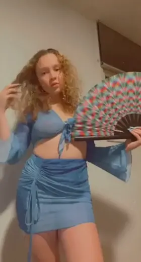 What do you think of my new rave outfit?😈😏