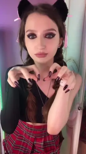 Daddy, are you afraid of getting scratched?