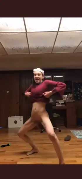 anyone like my silly lil dance ? [oc]