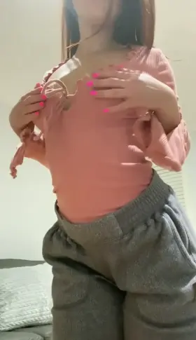 4’11, 100lbs. Please be honest w me.. 😘