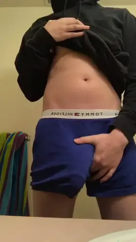 [25yo 6’7] would you get on your knees if I asked?