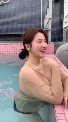 Busty Korean bikini girl