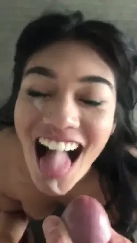 Sexy Asian teen keeps sucking after facial cumshot