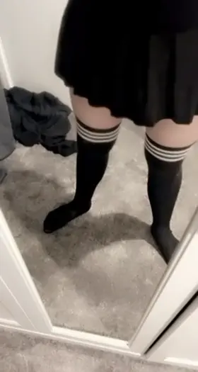 Lift my skirt up and fuck me 🥺🥺