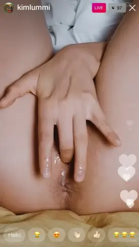 LIVE IG - It's not just her grip that's impressive