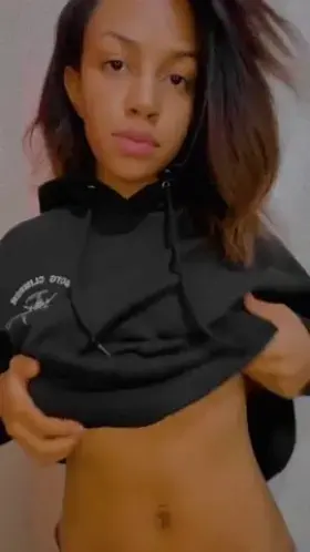 [Drop] Showing off my pretty perky pierced titties in my hubby’s shirt while he showers 😉💦✨🤍 ooopsy