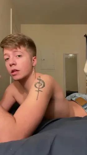 Please come clap my cheeks? 🥺