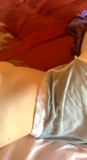 waking up next to my big big booty be like