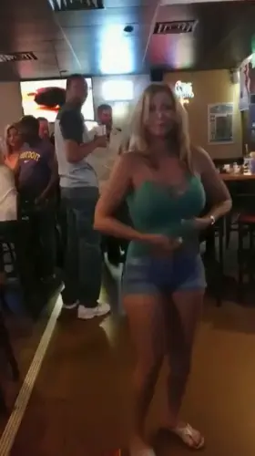 Flashing at the bar [13:16]