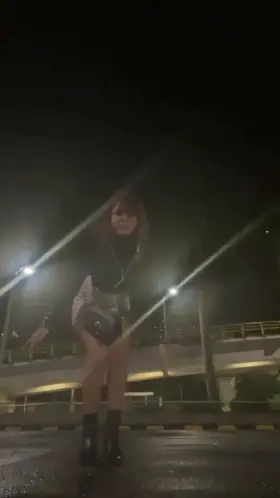 [IG] Crazy wild night on Insta stories...Gosh do I wanna be that bottle of champagne