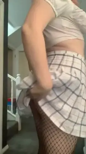 Out of the 6000 online rn who would spank me?