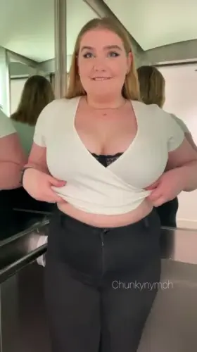 Wanna be flashed in this elevator?