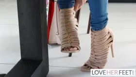 Jill Kassidy Can't Give Up The Foot Fetish World