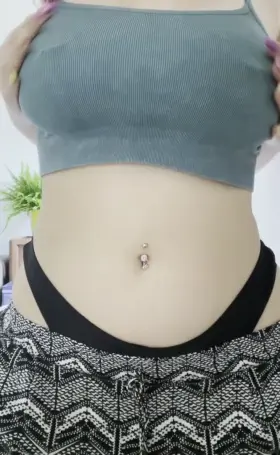 How innocent do I look in this on a scale of 1 to 10? [Gif],