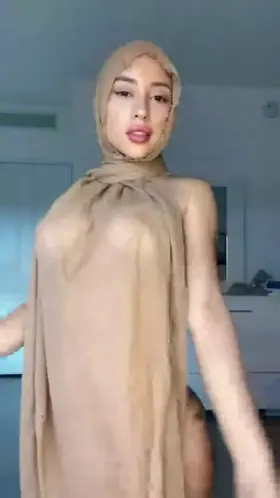 Any lovers of Arab girl? 😍