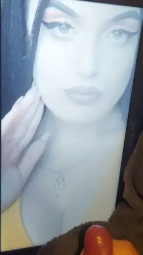 I live only for cumming 🥵🥵🥵🥵🥵