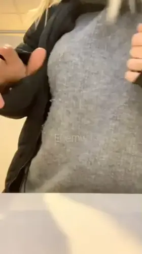 Oh don’t mind me, I’m just flashing my DDD’s at the airport 😇 [GIF]