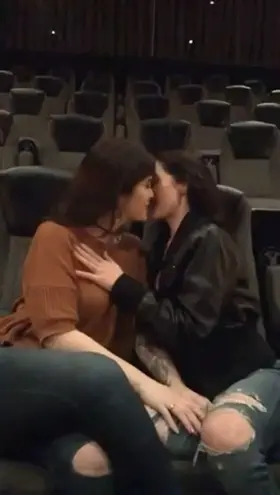 Kissing GIF by kissing