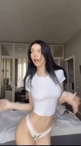 Arrows up if you’d fuck me at first date 😇