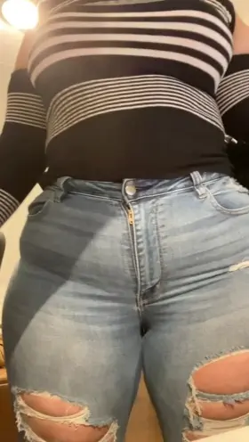 I know everyone’s been doing the tiktok transitions lately but is a classic strip tease still sexy?