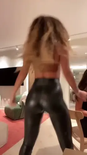 Look at how that thang is jiggling