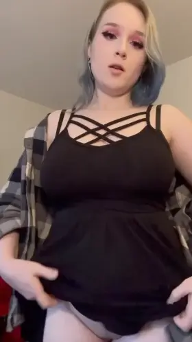 Who wants a big titty goth gf?