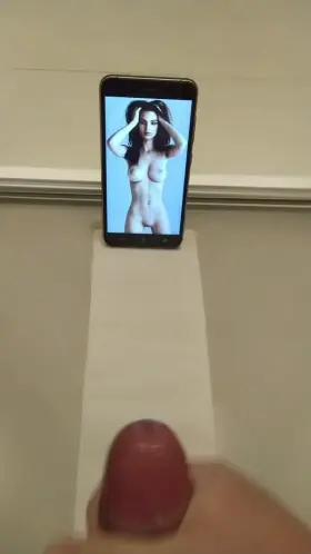 Emily Ratajkowski 💦💦💦