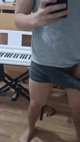 Need someone to worship my cock