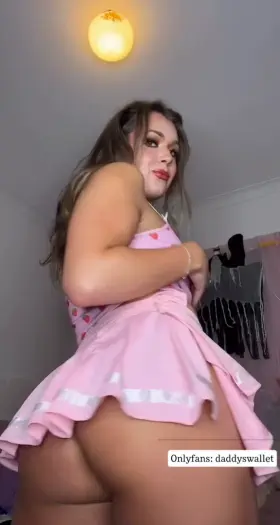 Any curious straight guys out there who wanna smash rn?? 👀