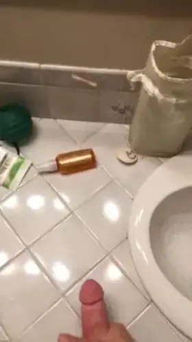 Massive cumshot!!! 🤪