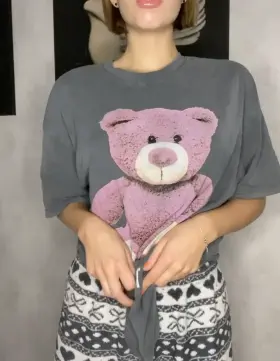 Put your dick between my fit boobs and start fuck them mmm 👅🍌