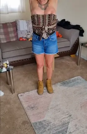 I better not stretch when I'm out today ; ) [drop]