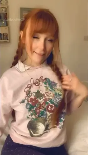 It turns me on that all of you dads are watching me undress 🙊