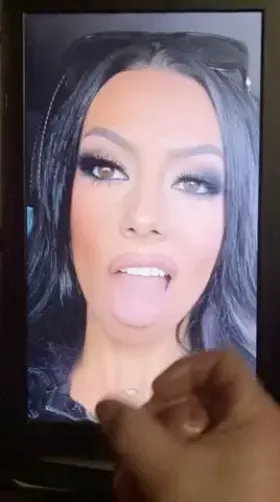 🚨FACIALIZED hottie🚨