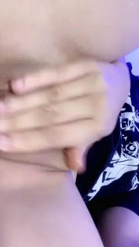 I have a tasty pussy for when you get hungry at midnight