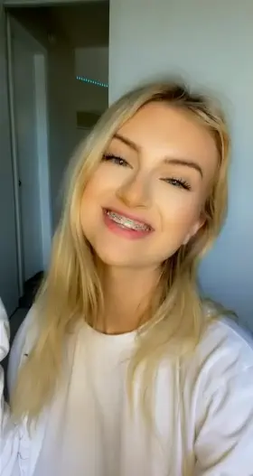 Everyone loves titties 🥰💖