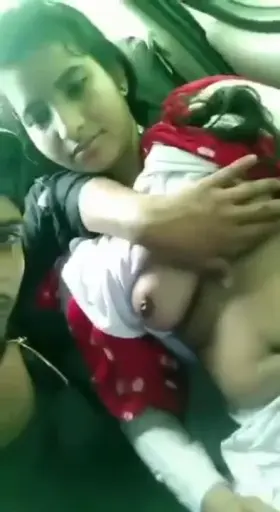 ✨ Very Be@ut!fuI G!rI G!v!ng bI0wj0b To H!s Bestfr!end 