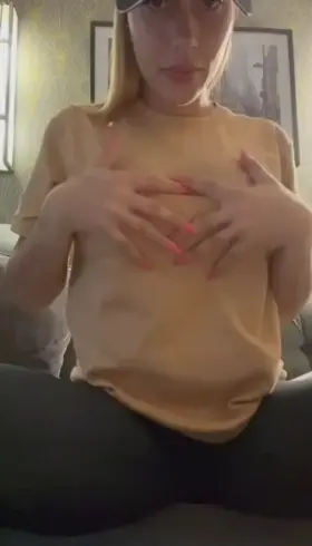 This time is not a tease, I promise, watch and enjoy my amazing boobs 🍒