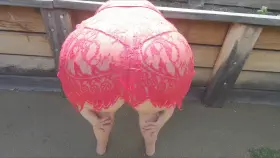 It's a dam shame you can't touch them 🤔 But then again if you live close by 😉 xx 57yo (f) (OC) 🇦🇺