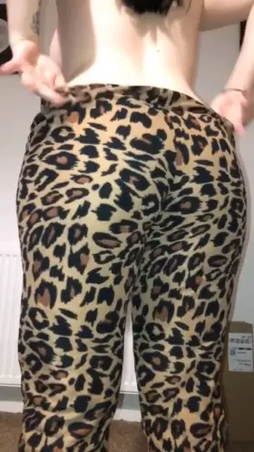 Come and play with my thick ass ;)