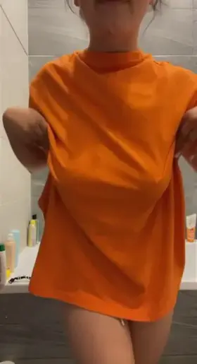 Im 5’0 and I have some cute smile, do you like it?