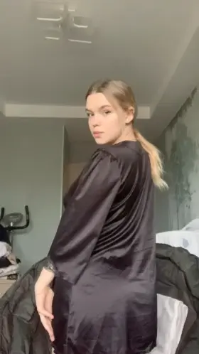 NO FUCKING PPVs! 😂😋 All I wanna do is chat and engage in whatever you'd have in mind 🥺💋 I'm 18 and I love doing customs with your name 📛 Solos, GG, CEI, GFEs, JOIs I post daily! 🥰 A subscription actually worth your coin 🪙❤️ One free dick rate when you subscribe 🥰