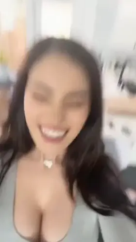 Caroline = Erin Olash