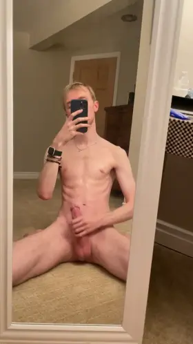 I love when my balls hang and bounce up and down 🤤